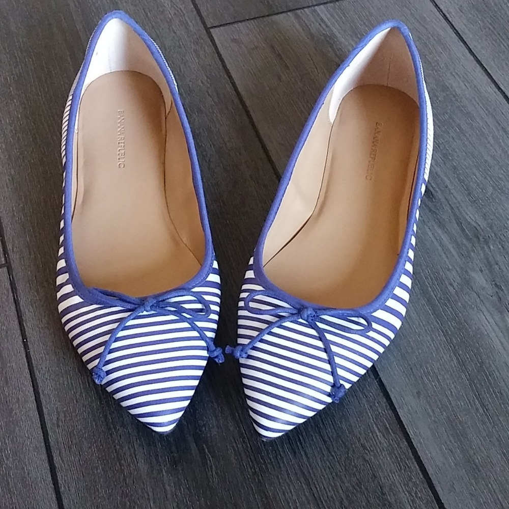 Banana Republic blue white flats size 9.5